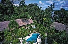 Ceiba Tops Lodge in Peru Swimmingpool